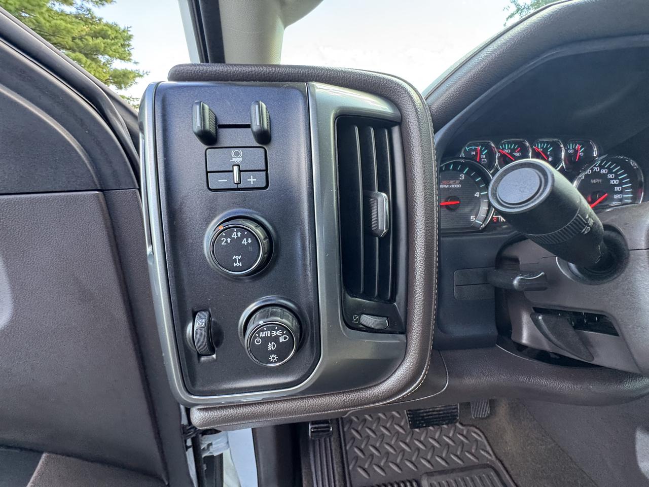 Chevrolet Silverado 2500HD 4WD Crew Cab 153.7" LTZ 2015