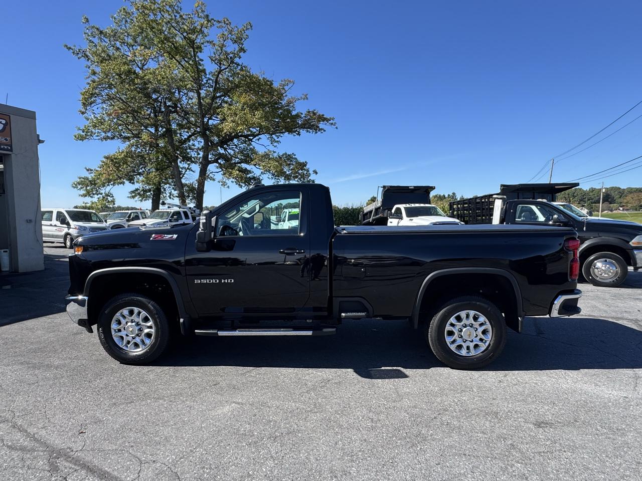 Chevrolet Silverado 3500HD 4WD Reg Cab 142" LT 2024
