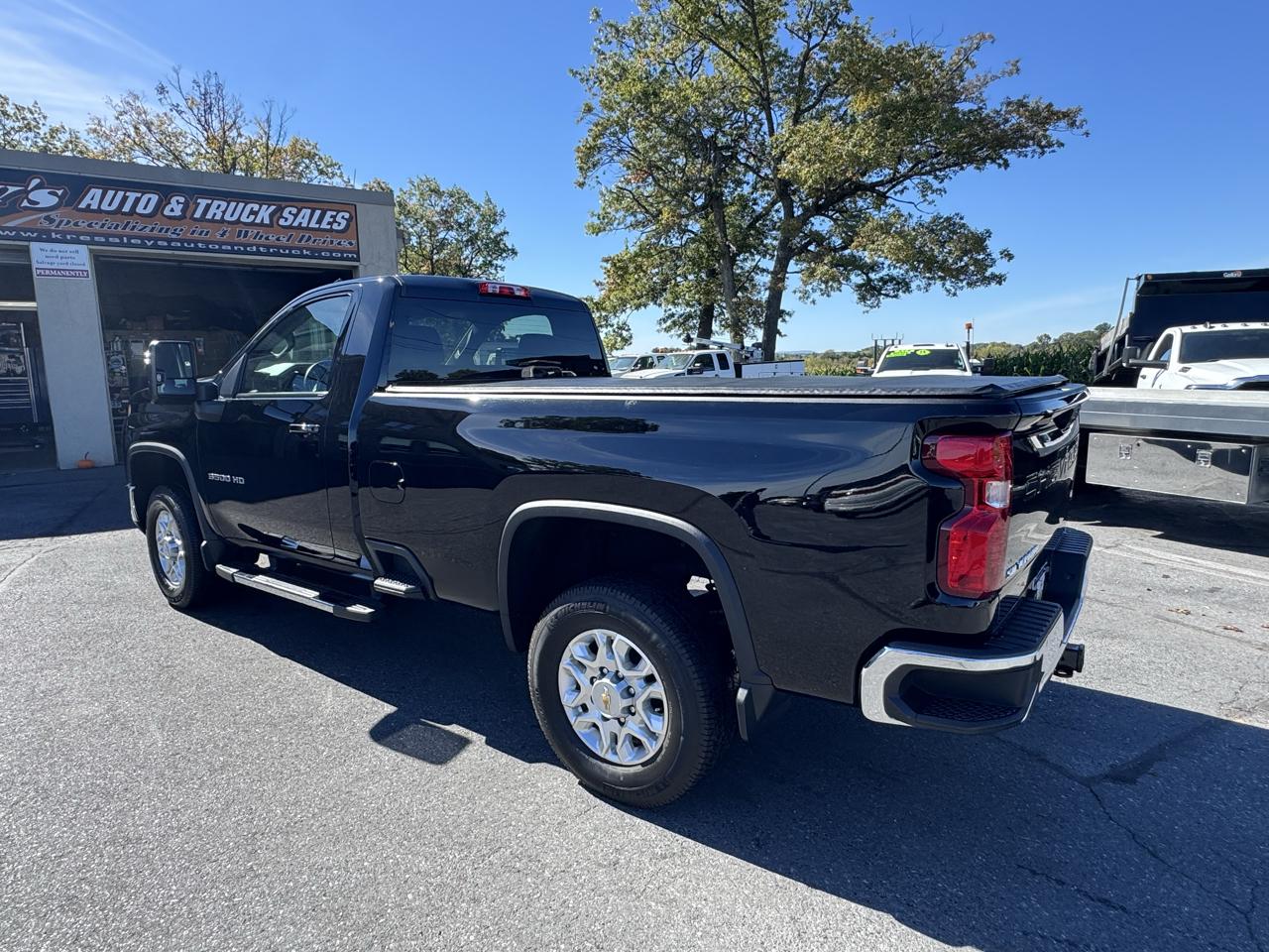 Chevrolet Silverado 3500HD 4WD Reg Cab 142" LT 2024