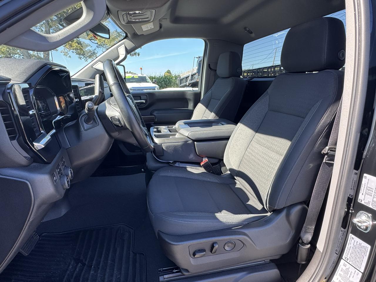 Chevrolet Silverado 3500HD 4WD Reg Cab 142" LT 2024