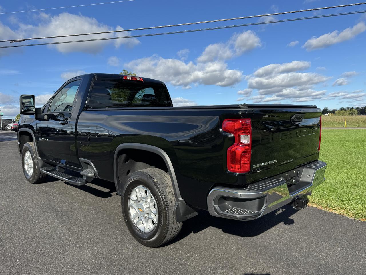 Chevrolet Silverado 3500HD 4WD Reg Cab 142" LT 2024