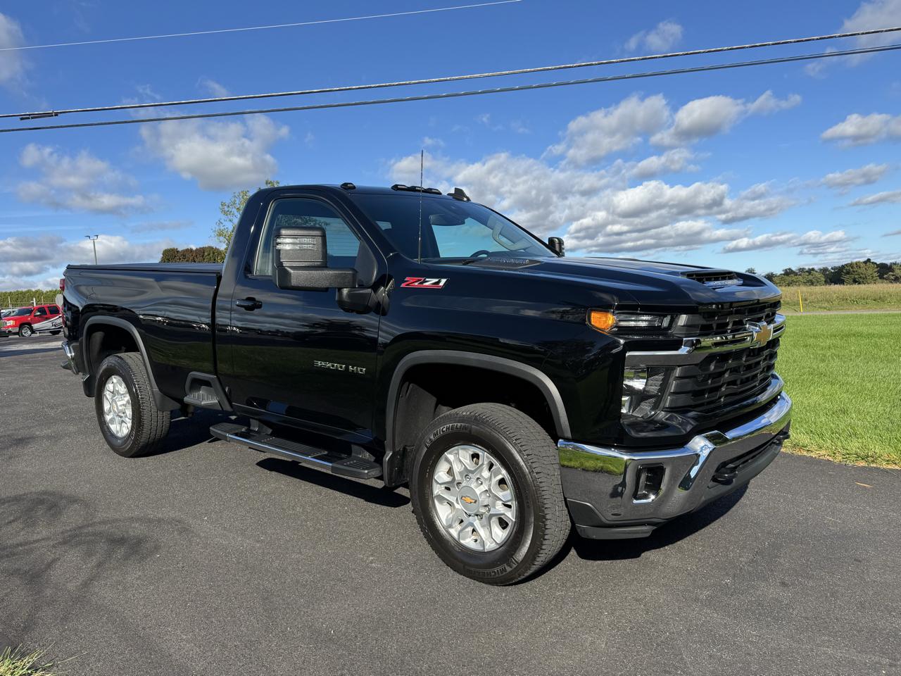 Chevrolet Silverado 3500HD 4WD Reg Cab 142" LT 2024