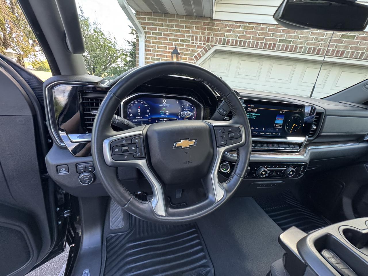 Chevrolet Silverado 3500HD 4WD Reg Cab 142" LT 2024