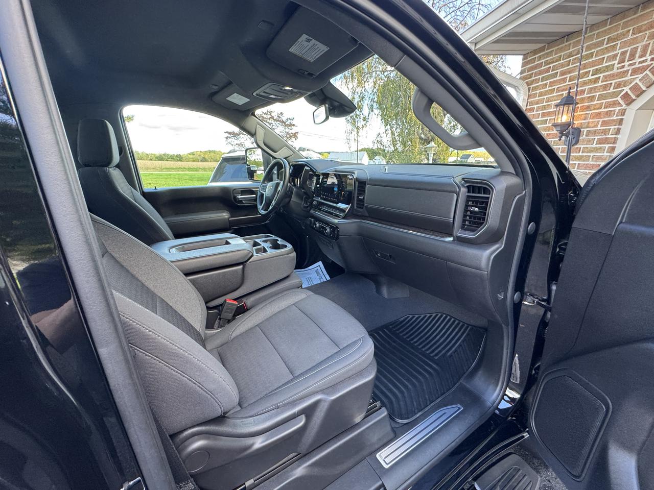 Chevrolet Silverado 3500HD 4WD Reg Cab 142" LT 2024