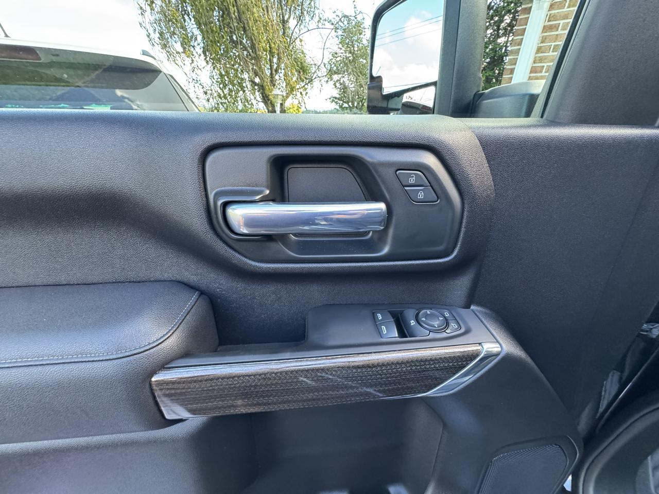 Chevrolet Silverado 3500HD 4WD Reg Cab 142" LT 2024