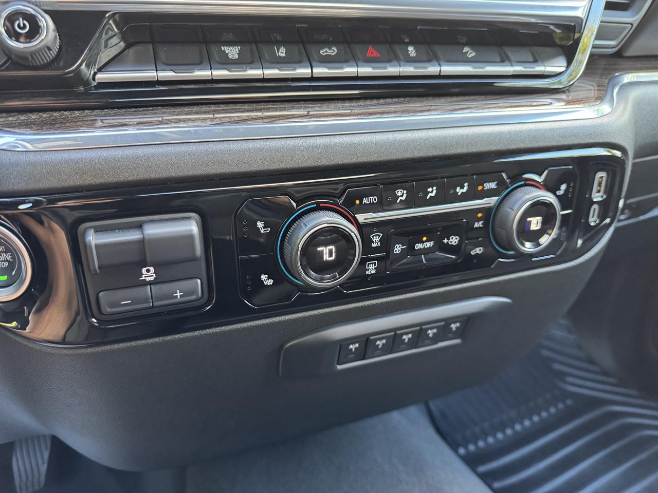 Chevrolet Silverado 3500HD 4WD Reg Cab 142" LT 2024
