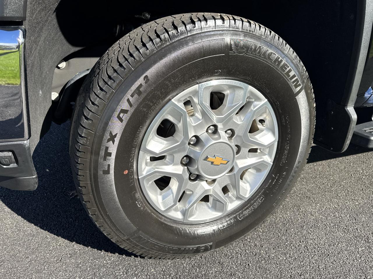 Chevrolet Silverado 3500HD 4WD Reg Cab 142" LT 2024