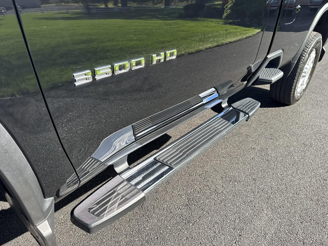 Chevrolet Silverado 3500HD 4WD Reg Cab 142" LT 2024