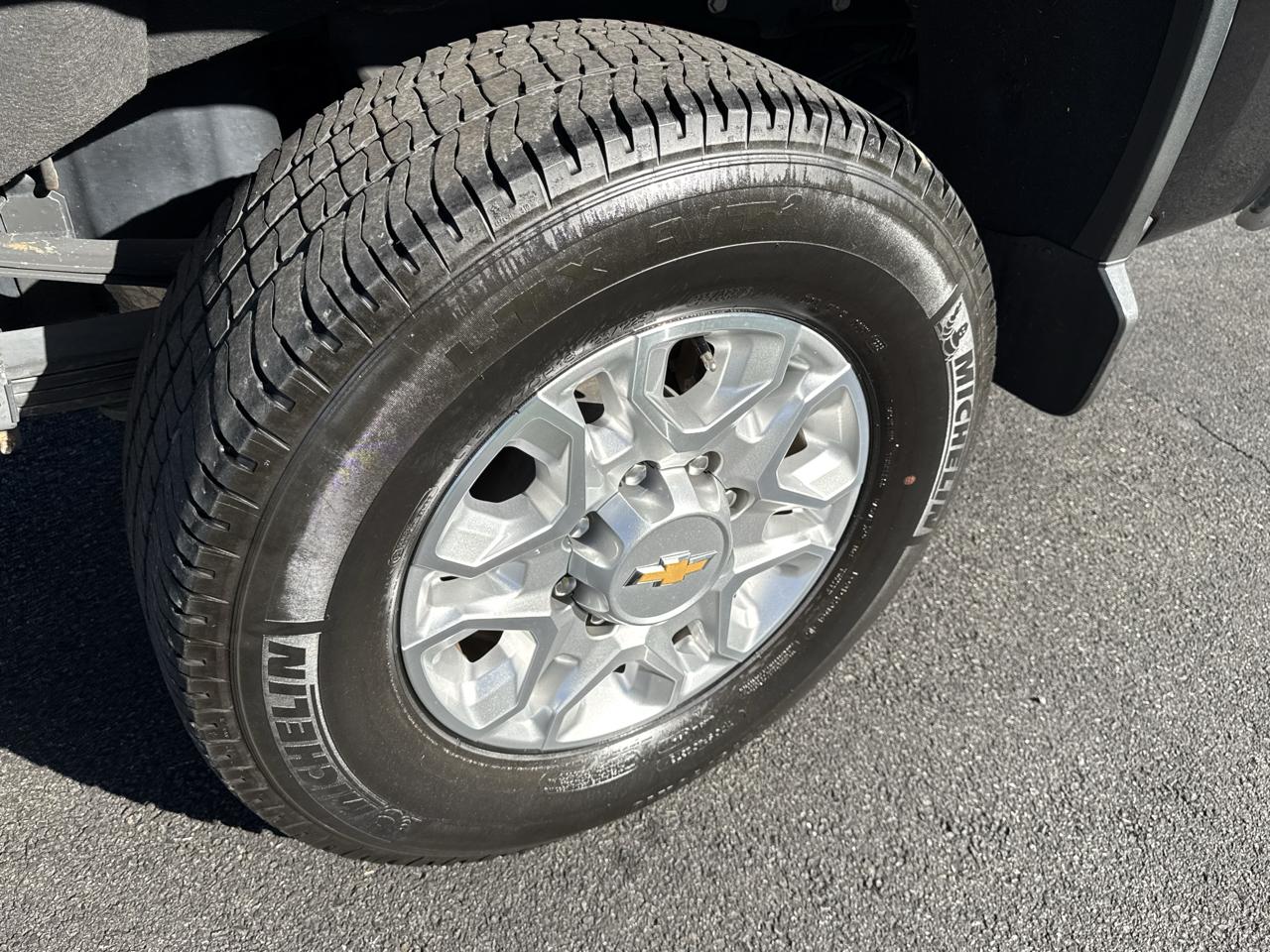 Chevrolet Silverado 3500HD 4WD Reg Cab 142" LT 2024
