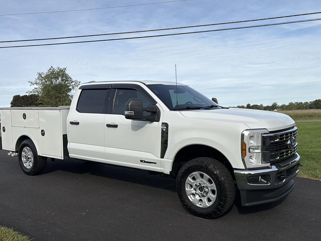 Ford Super Duty F-250 SRW XLT 4WD Crew Cab 8' Box 2024