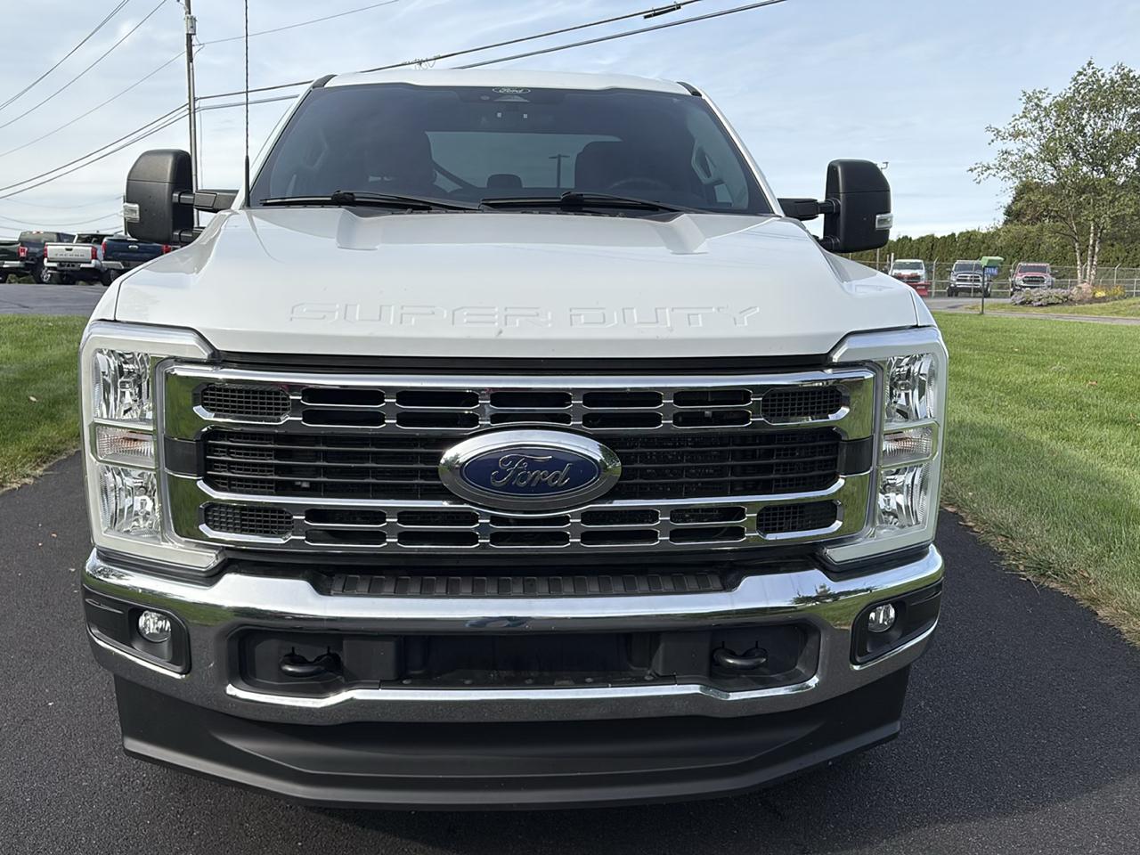 Ford Super Duty F-250 SRW XLT 4WD Crew Cab 8' Box 2024