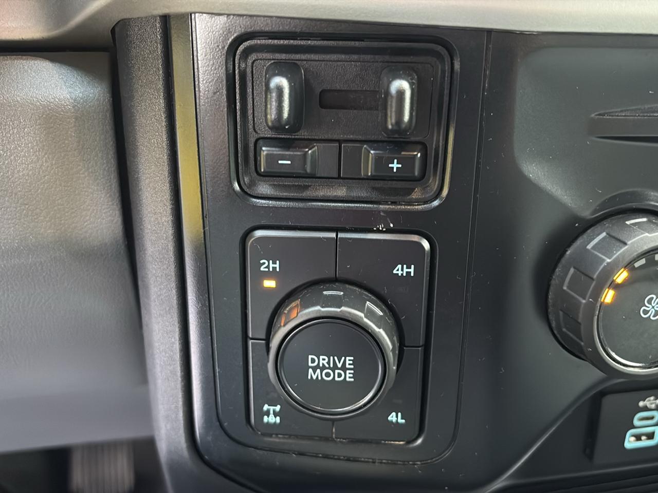 Ford Super Duty F-250 SRW XLT 4WD Crew Cab 8' Box 2024