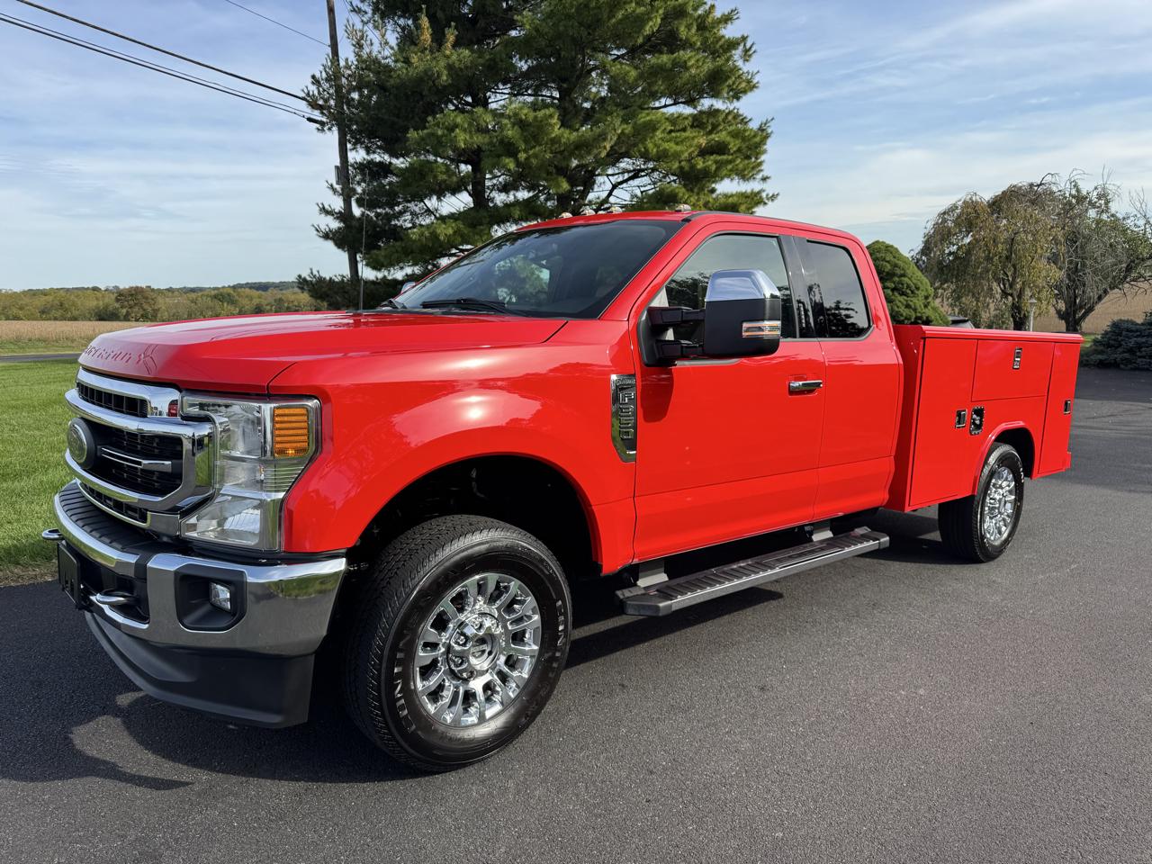 2022 Ford Super Duty F-350 SRW LARIAT 4WD SuperCab 8' Box