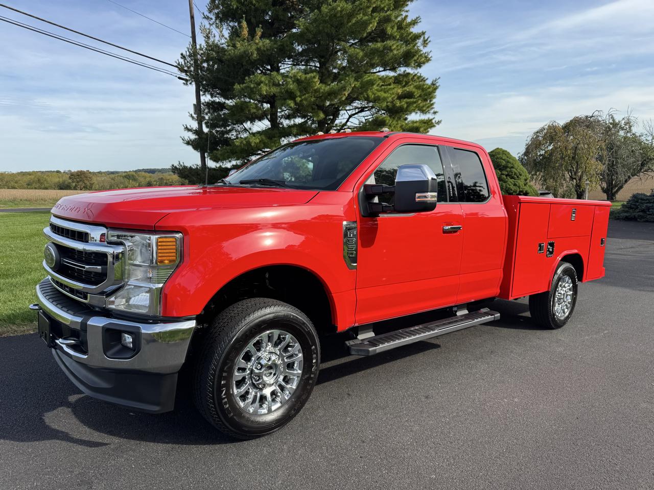 Ford Super Duty F-350 SRW Lariat 4WD SuperCab 8' Box 2022