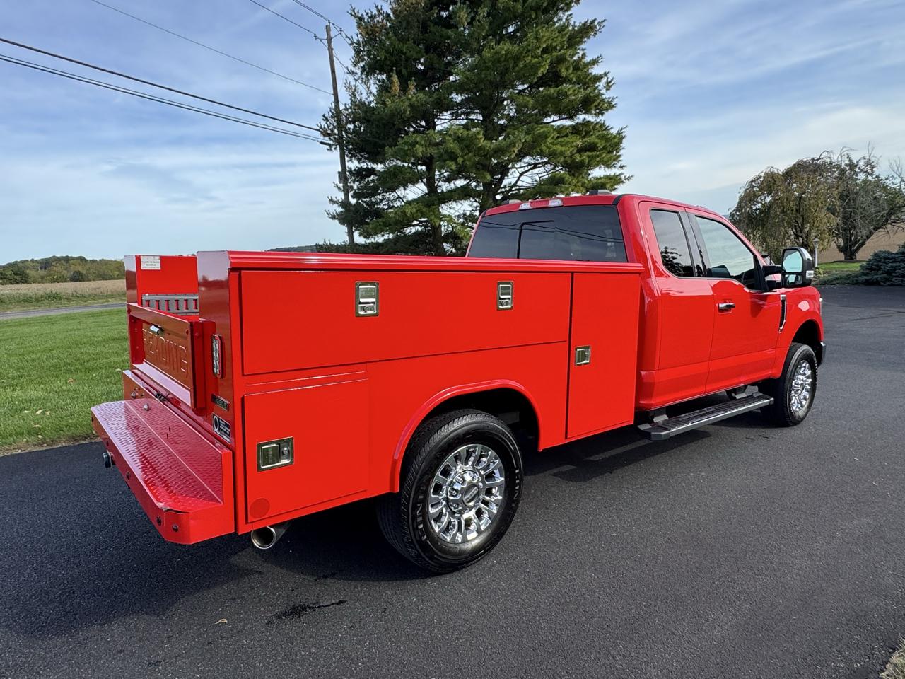 Ford Super Duty F-350 SRW Lariat 4WD SuperCab 8' Box 2022