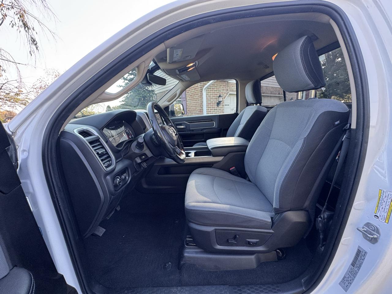 RAM 2500 Big Horn 4x4 Reg Cab 8' Box 2019