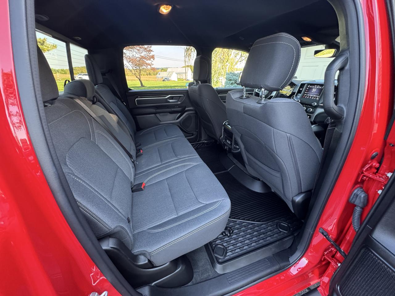 RAM 1500 Big Horn 4x4 Crew Cab 5'7" Box 2021