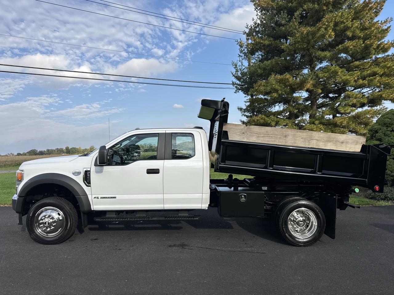 Ford Super Duty F-550 DRW XL 4WD SuperCab 168" WB 60" CA 2021