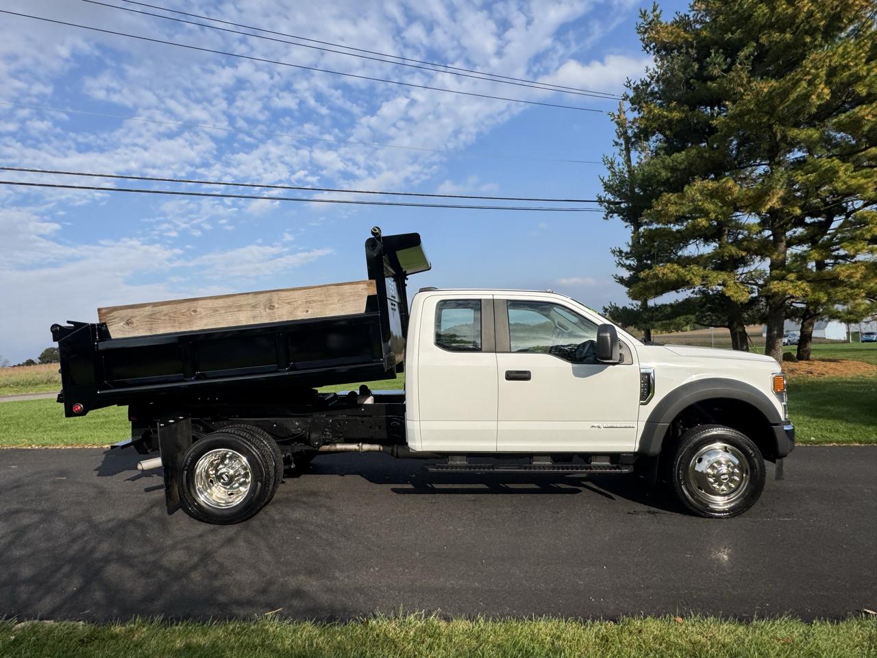 Ford Super Duty F-550 DRW XL 4WD SuperCab 168" WB 60" CA 2021