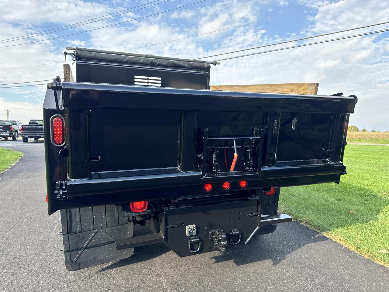 Ford Super Duty F-550 DRW XL 4WD SuperCab 168" WB 60" CA 2021