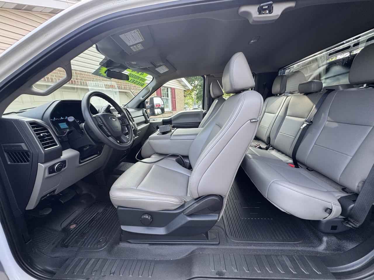 Ford Super Duty F-550 DRW XL 4WD SuperCab 168" WB 60" CA 2021