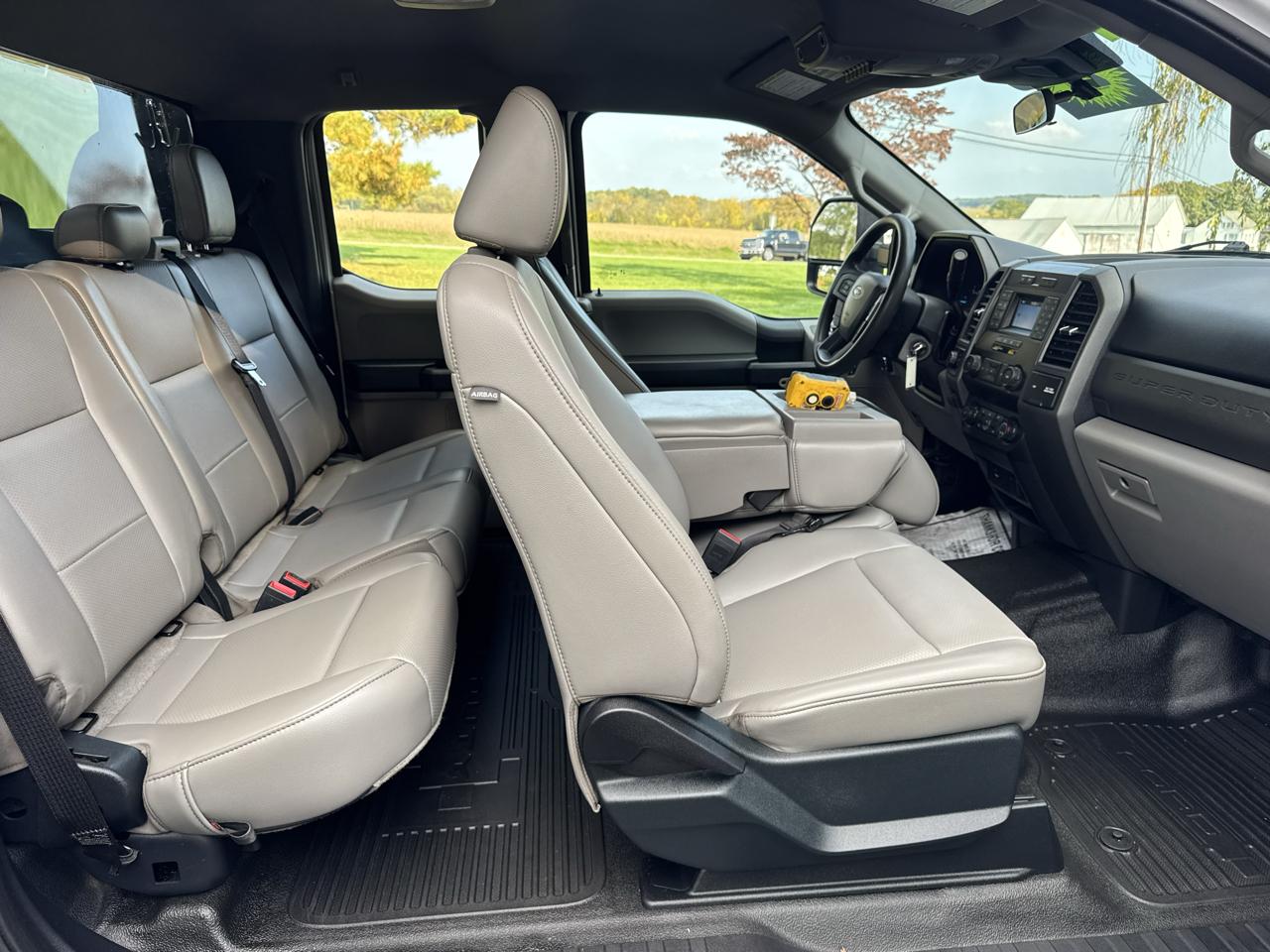 Ford Super Duty F-550 DRW XL 4WD SuperCab 168" WB 60" CA 2021