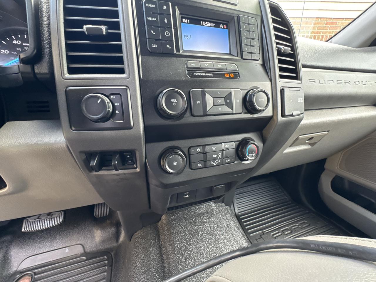 Ford Super Duty F-550 DRW XL 4WD SuperCab 168" WB 60" CA 2021