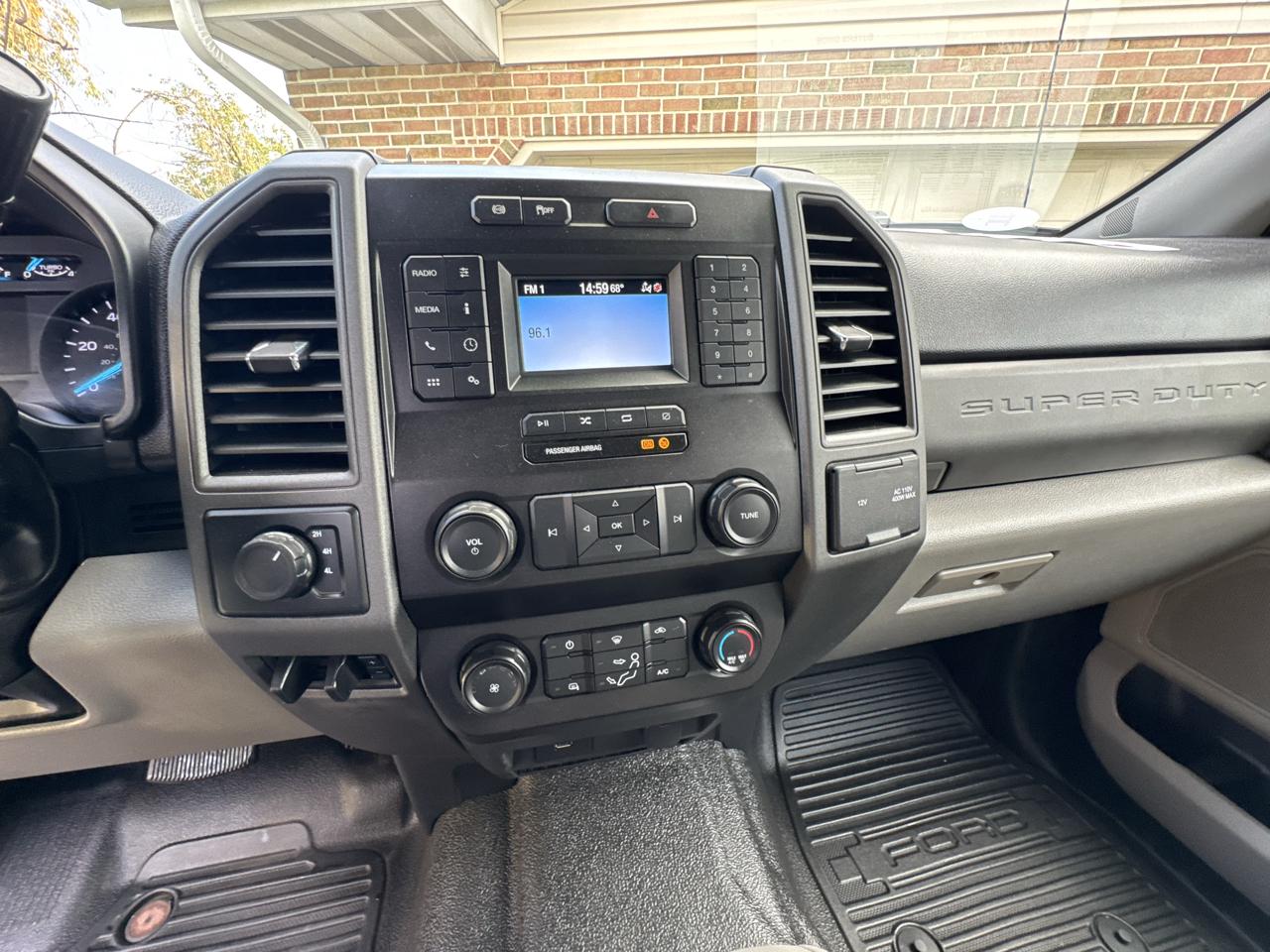 Ford Super Duty F-550 DRW XL 4WD SuperCab 168" WB 60" CA 2021