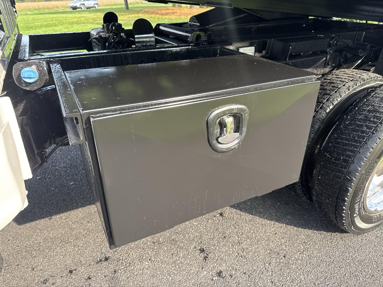 Ford Super Duty F-550 DRW XL 4WD SuperCab 168" WB 60" CA 2021