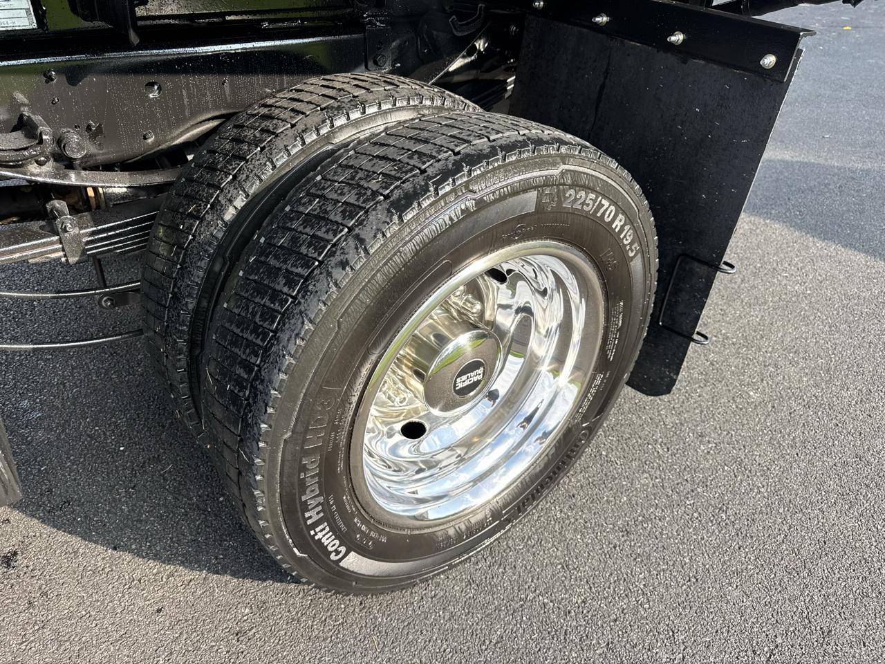 Ford Super Duty F-550 DRW XL 4WD SuperCab 168" WB 60" CA 2021