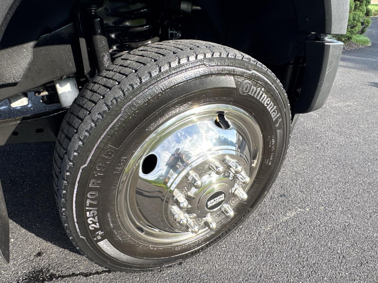 Ford Super Duty F-550 DRW XL 4WD SuperCab 168" WB 60" CA 2021