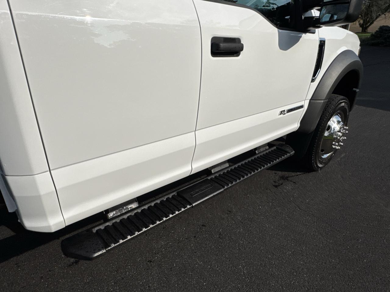 Ford Super Duty F-550 DRW XL 4WD SuperCab 168" WB 60" CA 2021