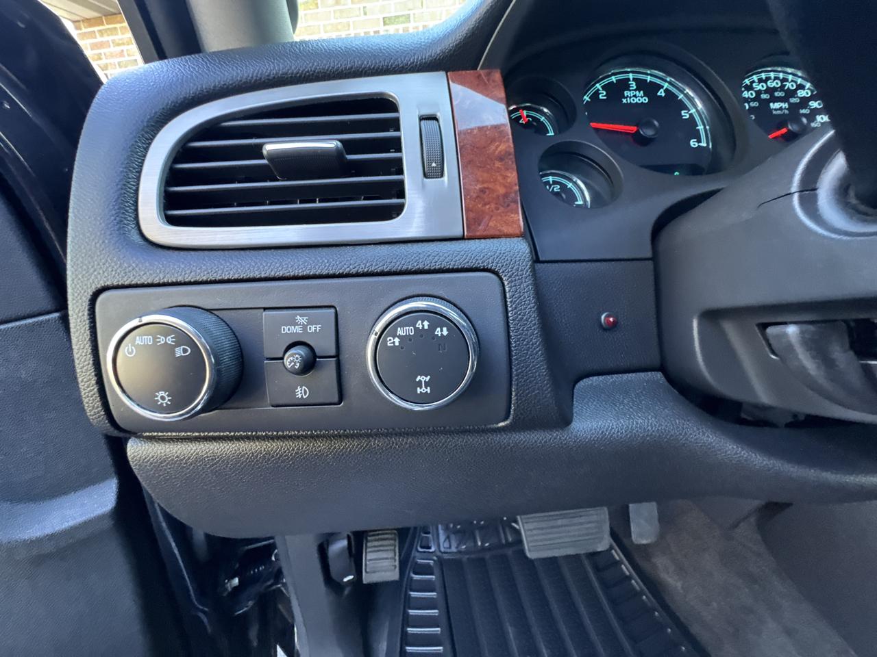 Chevrolet Tahoe 4WD 4dr 1500 LTZ 2012