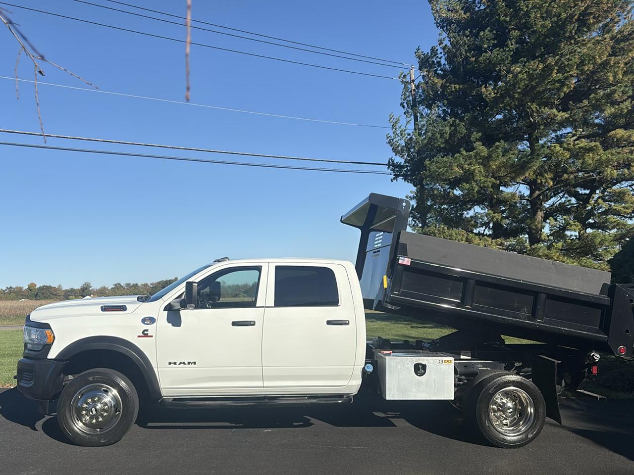 RAM 5500 Chassis Cab Tradesman 4x4 Crew Cab 60" CA 173.4" WB 2022