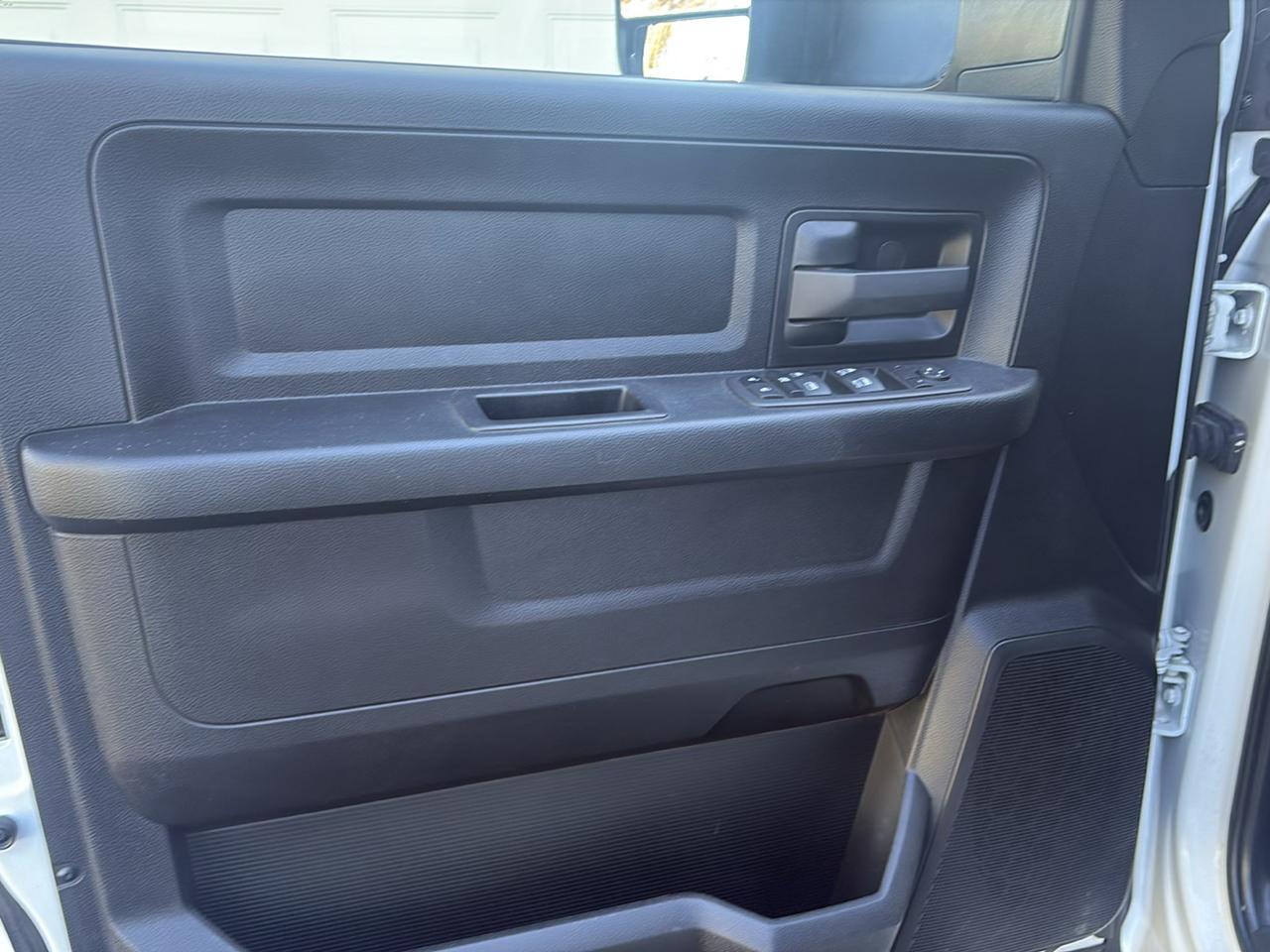 RAM 5500 Chassis Cab Tradesman 4x4 Crew Cab 60" CA 173.4" WB 2022