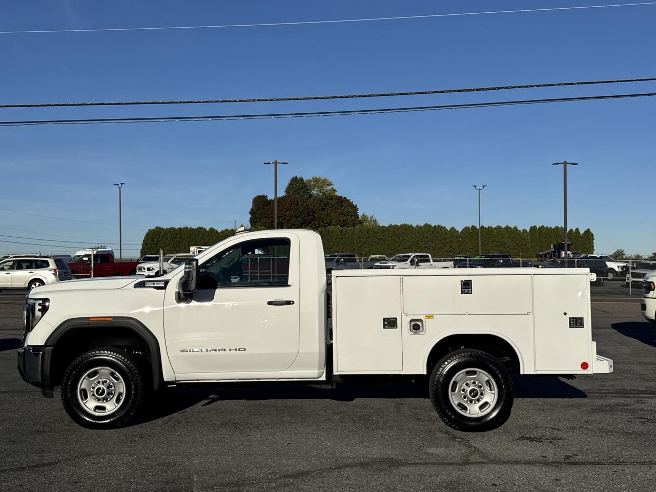 GMC Sierra 2500HD 4WD Reg Cab 142" Pro 2024