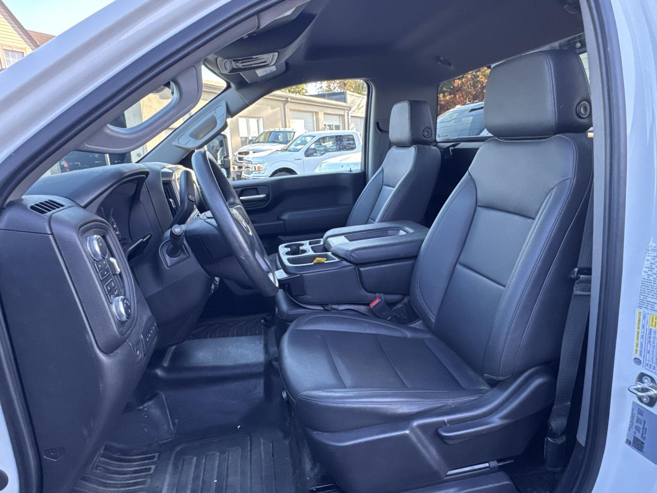 GMC Sierra 2500HD 4WD Reg Cab 142" Pro 2024