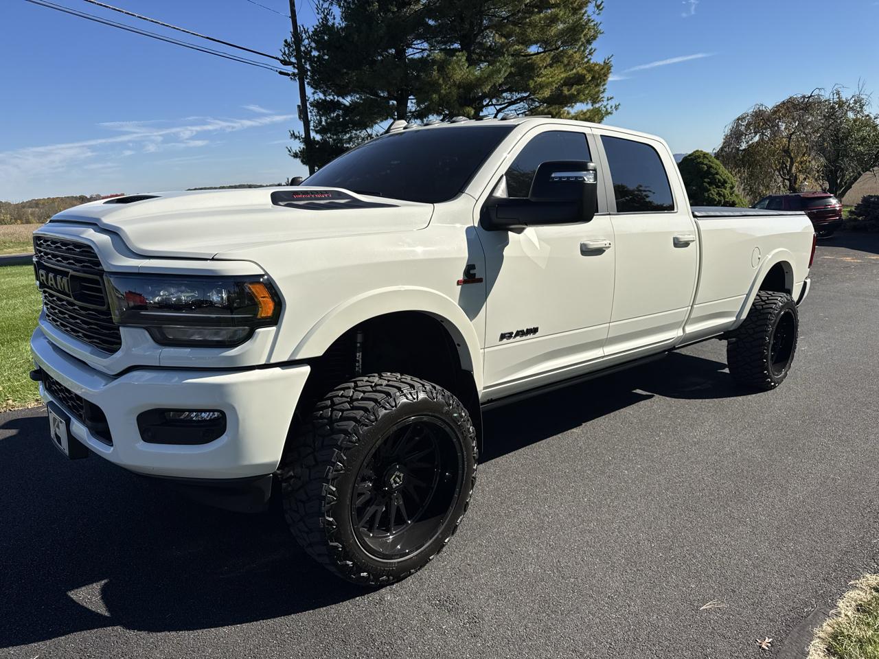 RAM 3500 Limited 4x4 Crew Cab 8' Box 2024