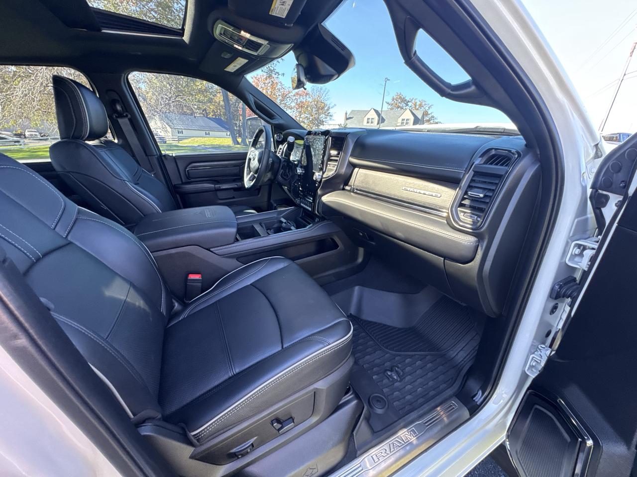 RAM 3500 Limited 4x4 Crew Cab 8' Box 2024