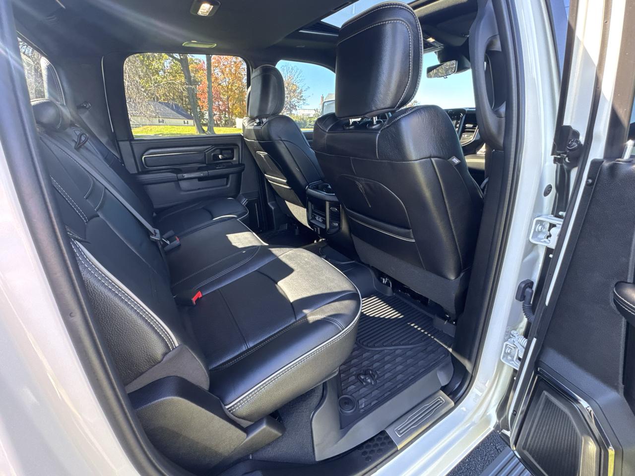RAM 3500 Limited 4x4 Crew Cab 8' Box 2024