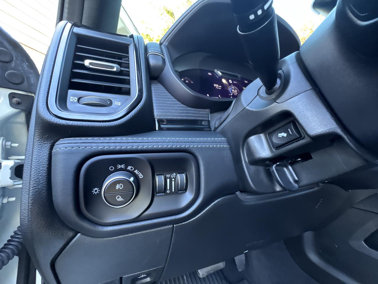 RAM 3500 Limited 4x4 Crew Cab 8' Box 2024