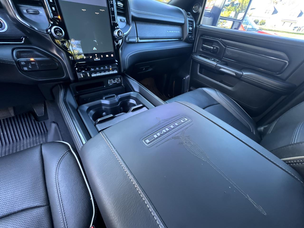RAM 3500 Limited 4x4 Crew Cab 8' Box 2024