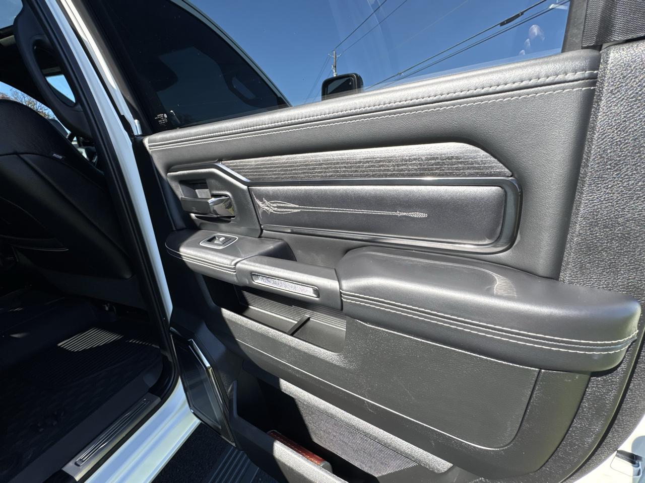 RAM 3500 Limited 4x4 Crew Cab 8' Box 2024