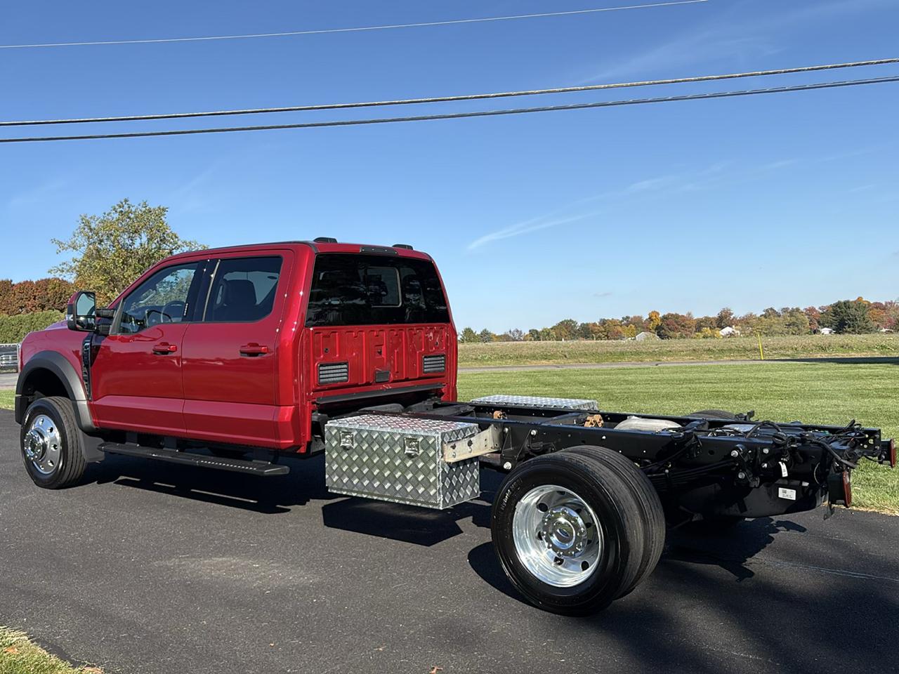 Ford Super Duty F-550 DRW Lariat 4WD Crew Cab 179" WB 60" CA 2023