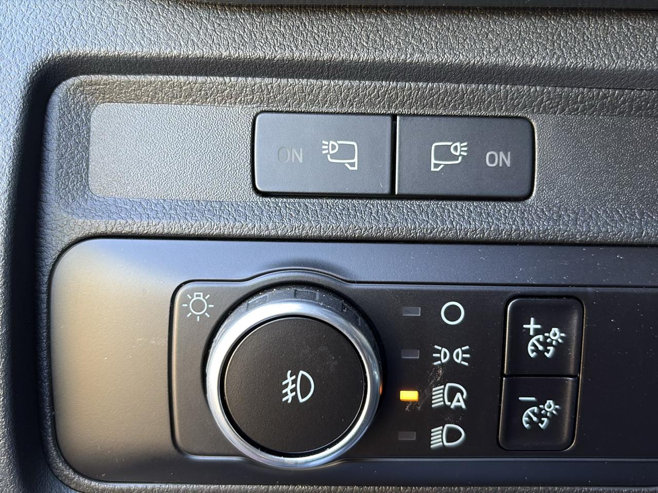 Ford Super Duty F-550 DRW Lariat 4WD Crew Cab 179" WB 60" CA 2023