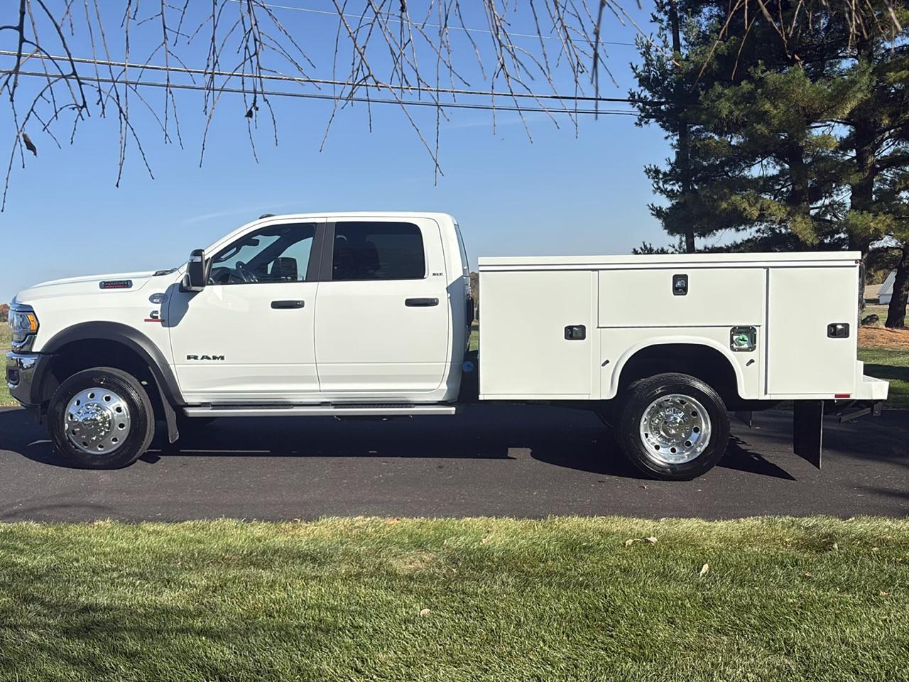 RAM 4500 Chassis Cab SLT 4x4 Crew Cab 60" CA 173.4" WB 2024