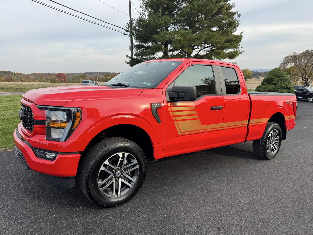 Ford F-150 XL 4WD SuperCab 6.5' Box 2023