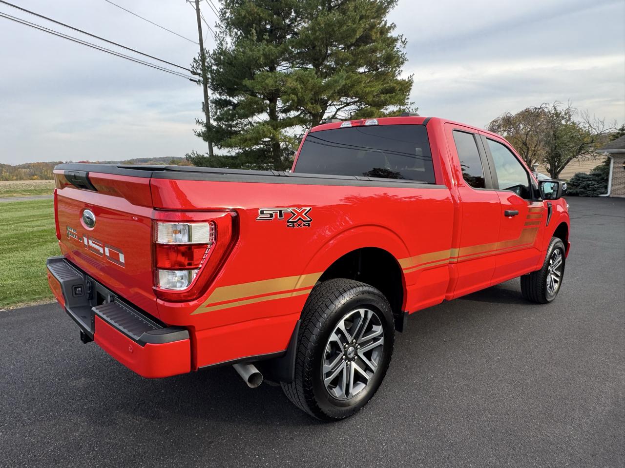 Ford F-150 XL 4WD SuperCab 6.5' Box 2023