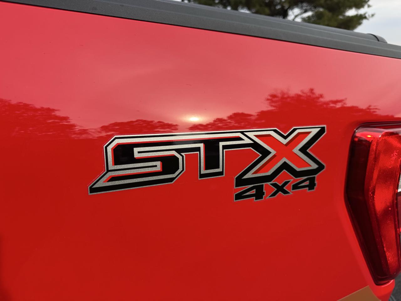 Ford F-150 XL 4WD SuperCab 6.5' Box 2023