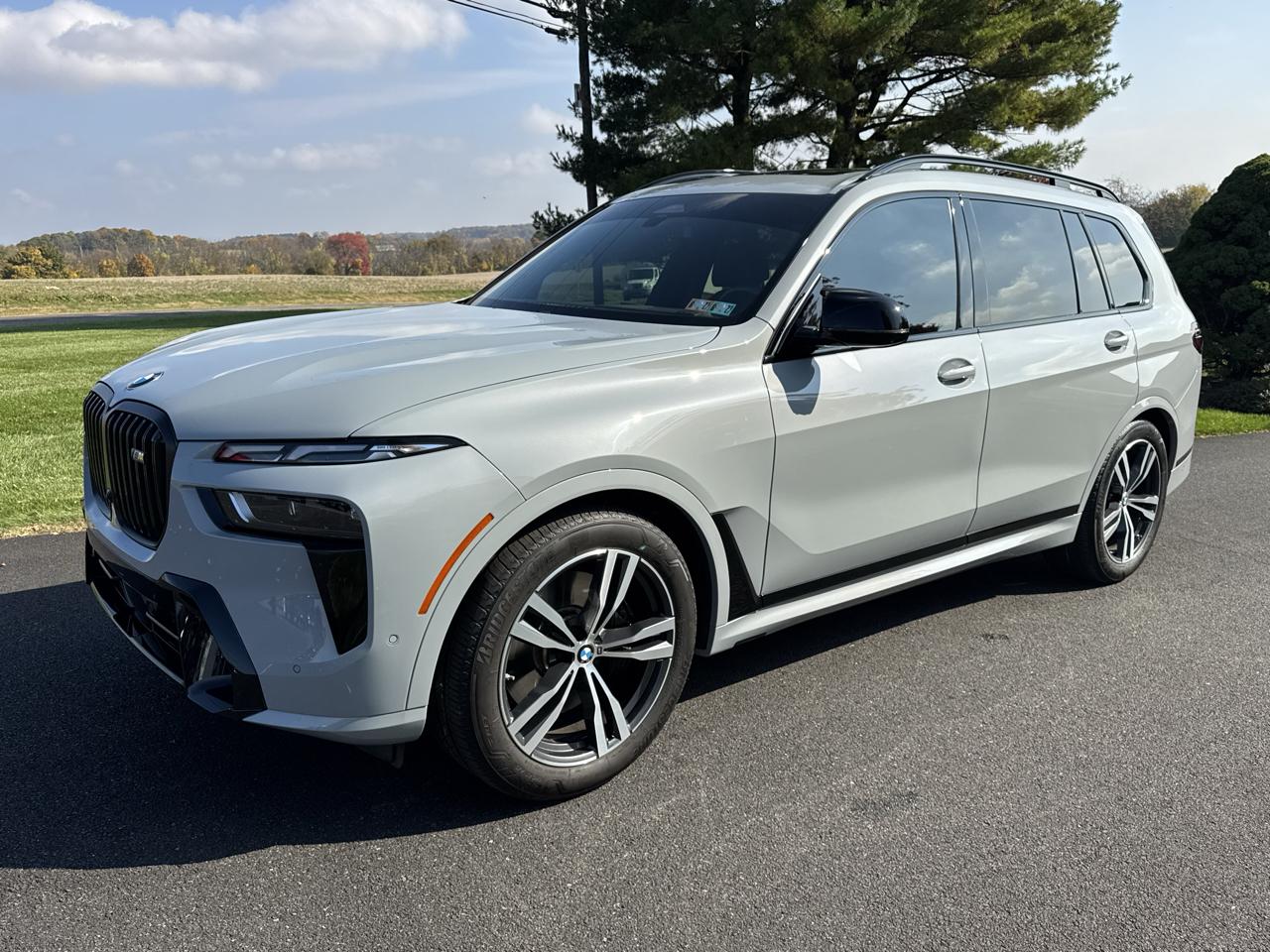 BMW X7 M60i Sports Activity Vehicle 2025